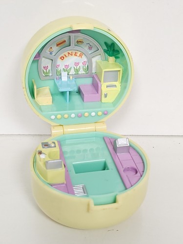 Vintage polly pocket ring - polly,